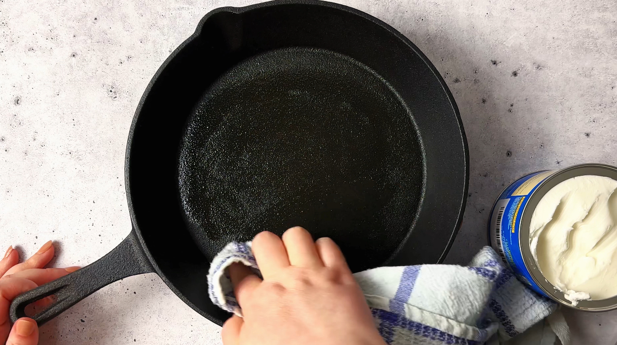 scrubbing pan with vegetable shortening